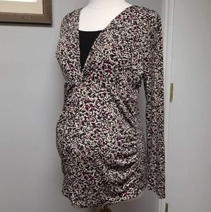 Motherhood Maternity v-neck / XL / Excellent condition!